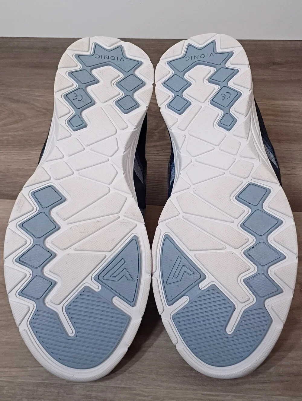 Vionic Womens Classic Blue Color Block Vayda Slip On Sneaker Shoes Size 10 Wide